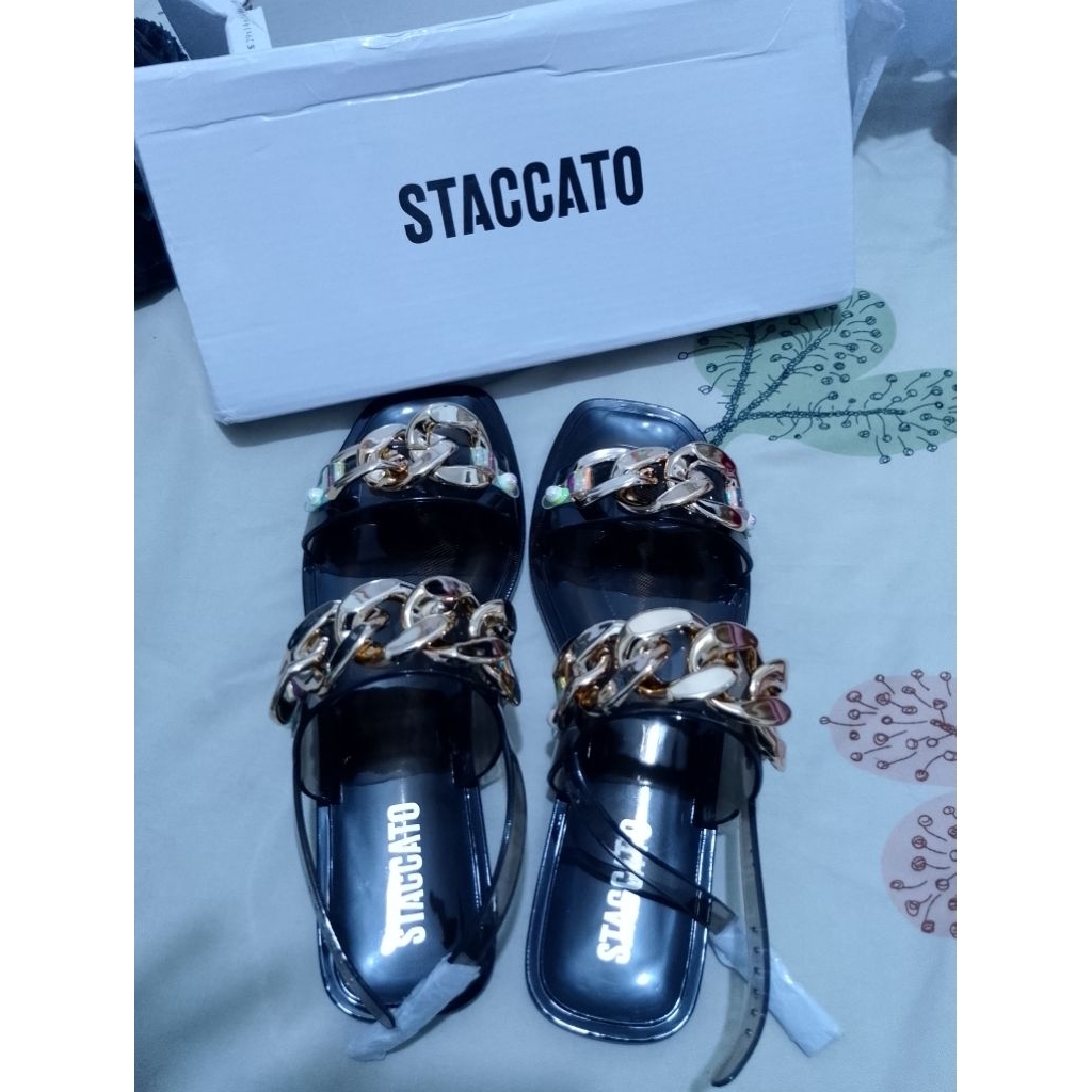 sendal jelly staccato original