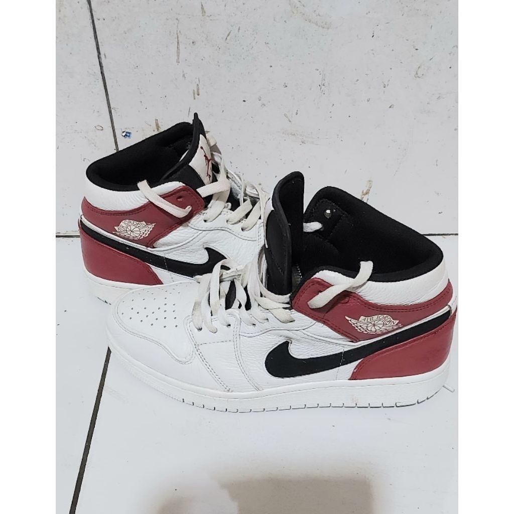 Sepatu basket Nike Air Jordan size 42