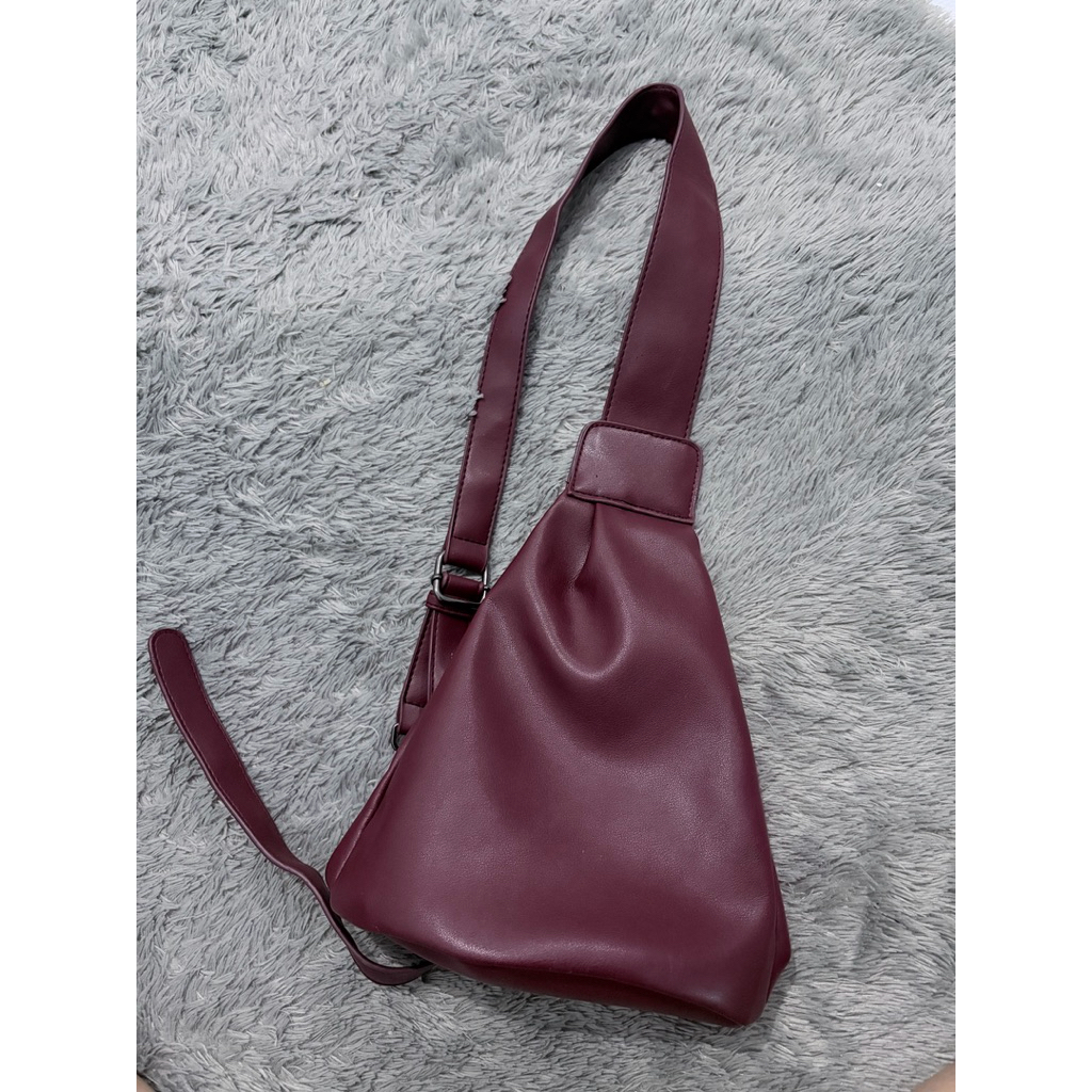 Preloved/Second Tas selempang/ransel maroon/merah maroon