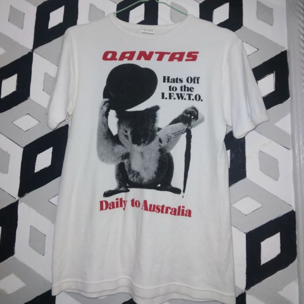 PRELOVED KAOS BRAND QANTAS