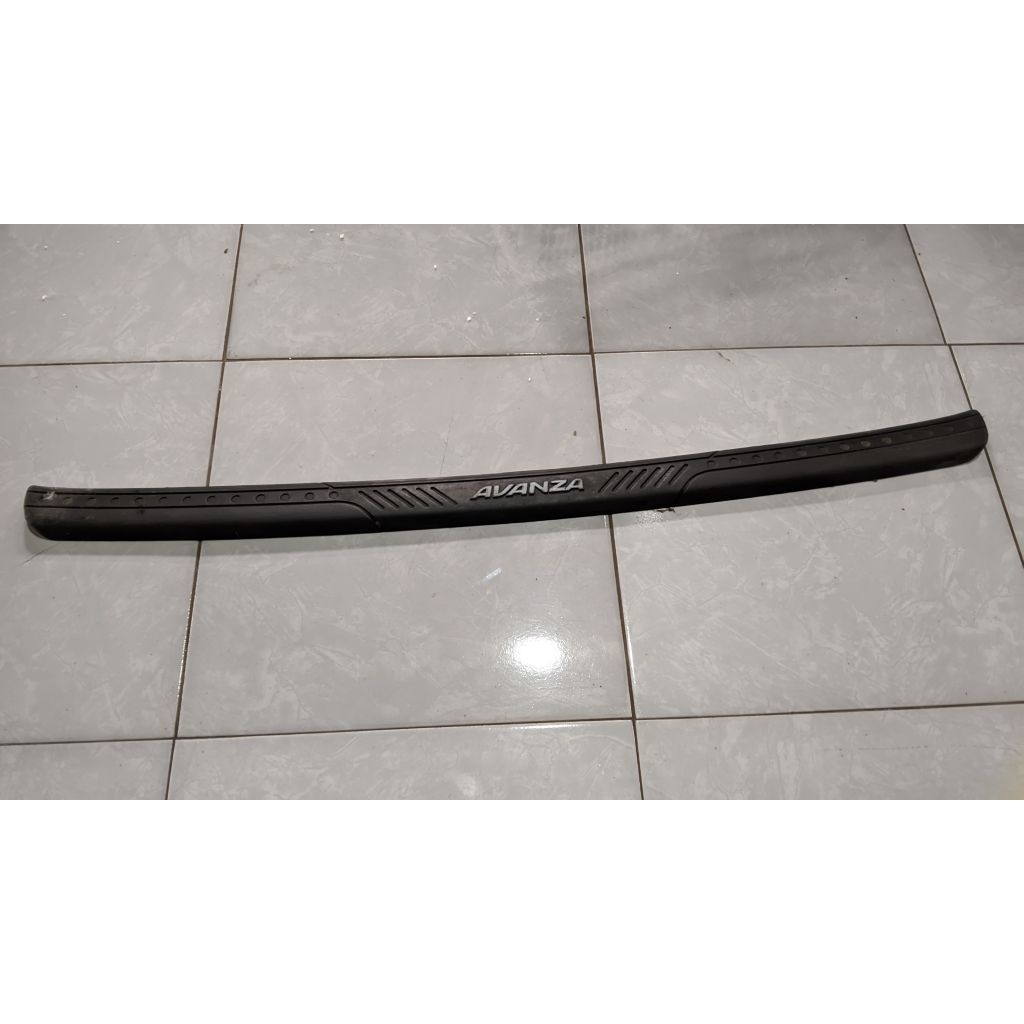 bemper depan mobil toyota avanza
