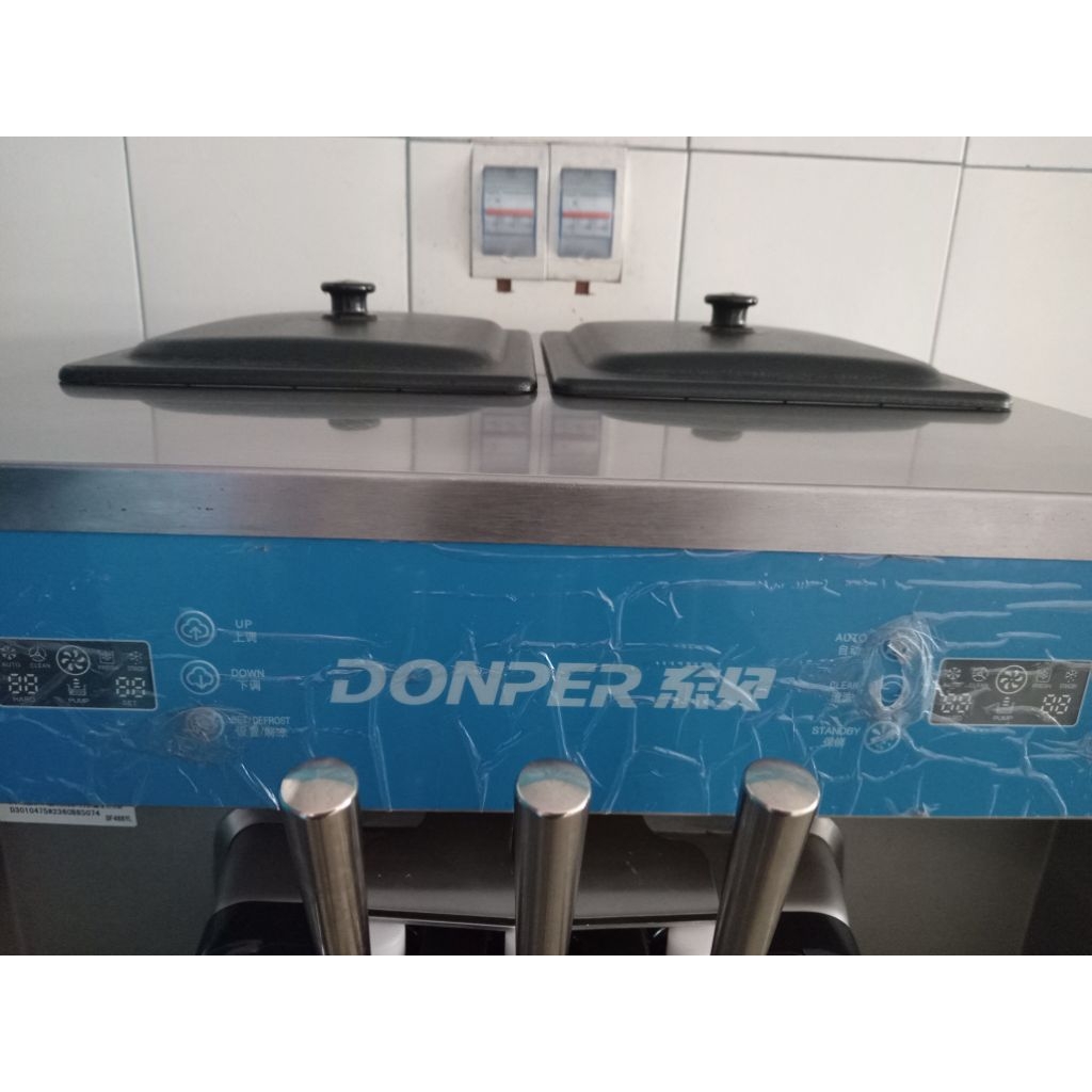 Dijual mesin es krim ex mixue / cooler city