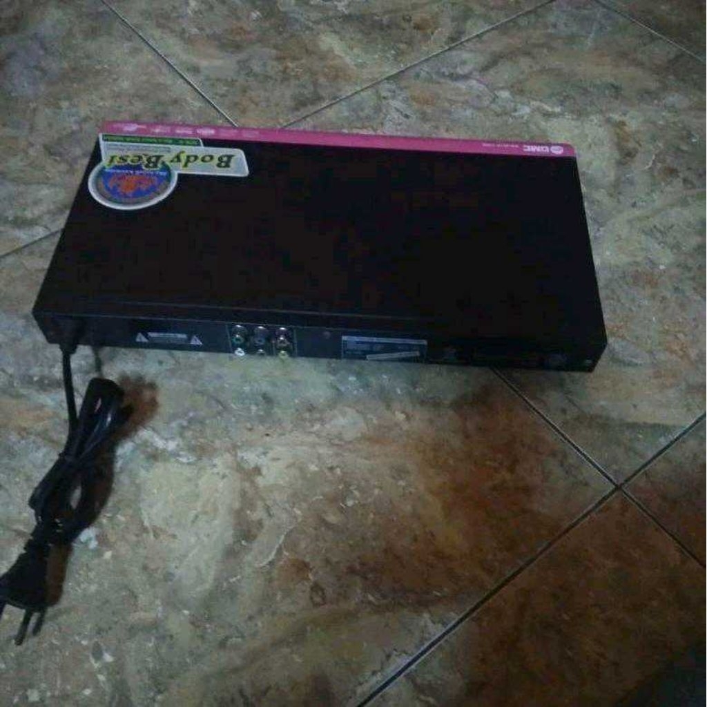 DVD VCD CD PLAYER merk GMC USB NORMAL MIC NORMAL TIDAK ADA REMOT