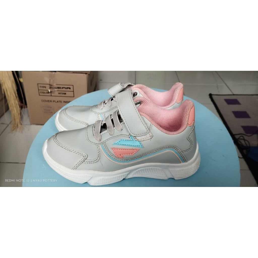 Sepatu anak JJ kids preloved