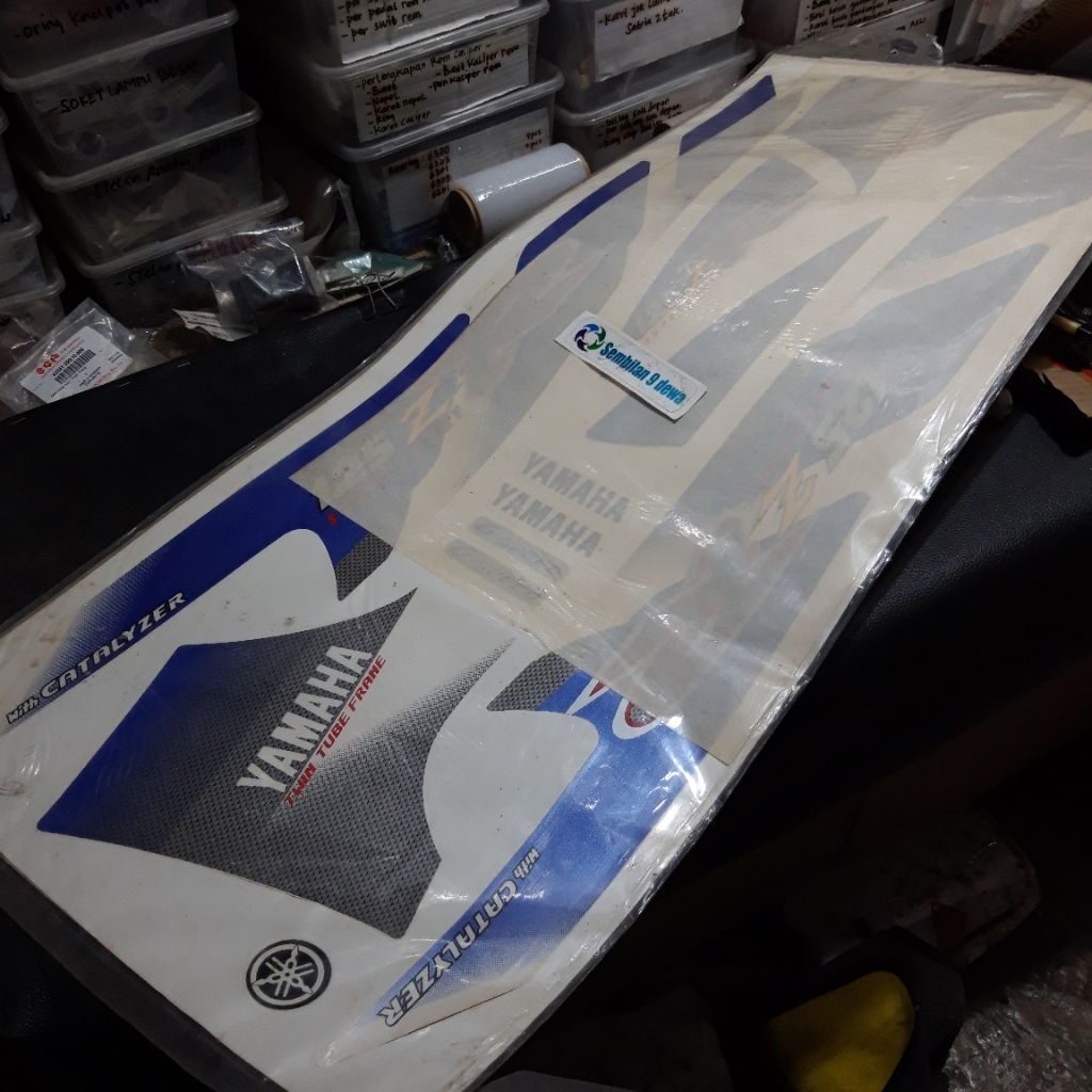 striping list body yamaha 125zr ZR catalyzer