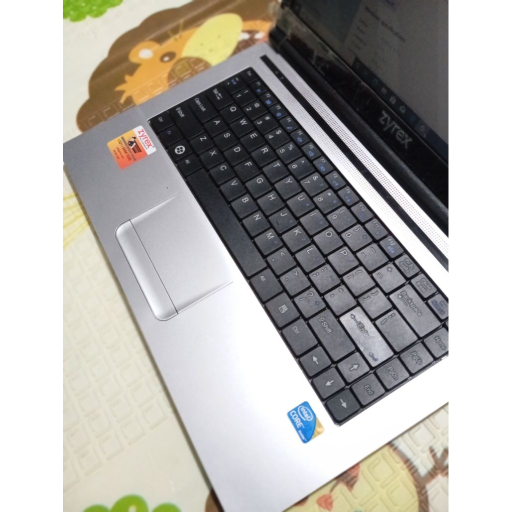 Laptop Zyrex E4105
