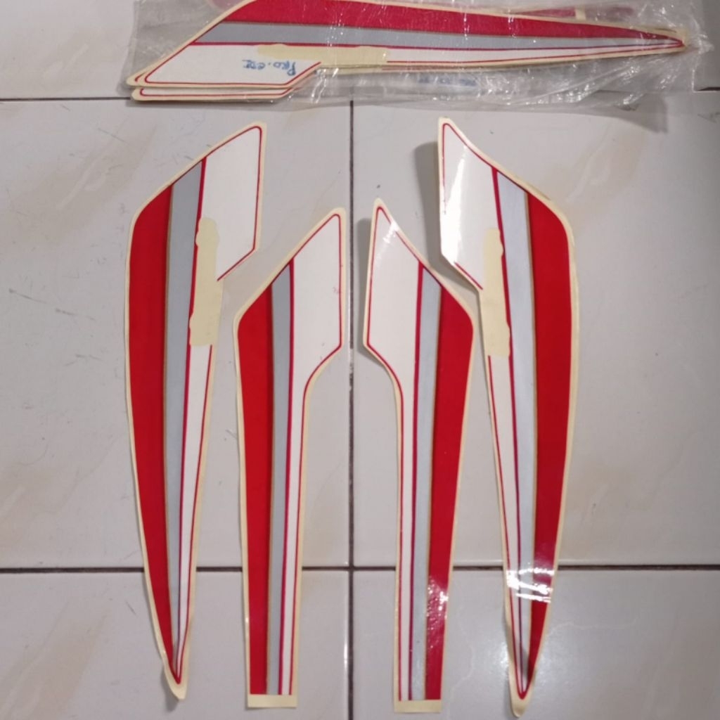 STIKER STICKER STRIPING LIS LES BODY MOTOR HONDA GLPRO GLPRO TAHUN TUA WARNA MERAH