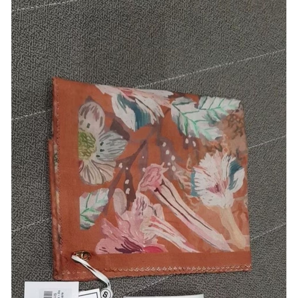 Daisy series buttonscarves as is whs