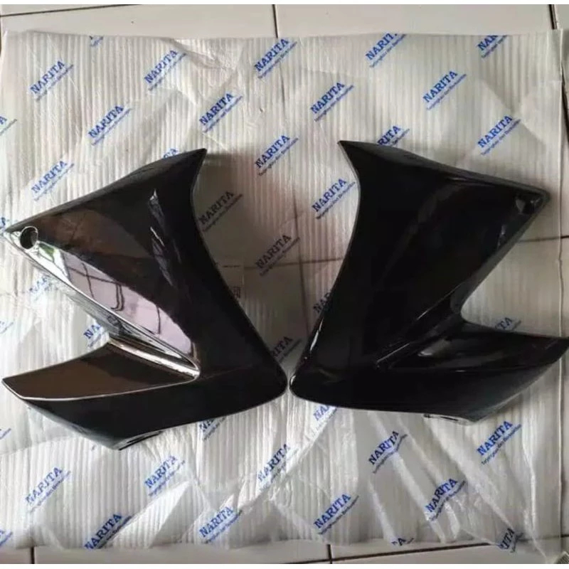 COVER TANGKI SAYAP TANGKI VIXION OLD HITAM NARITA