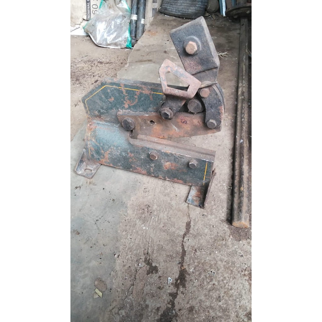 Alat potong plat , merk muller