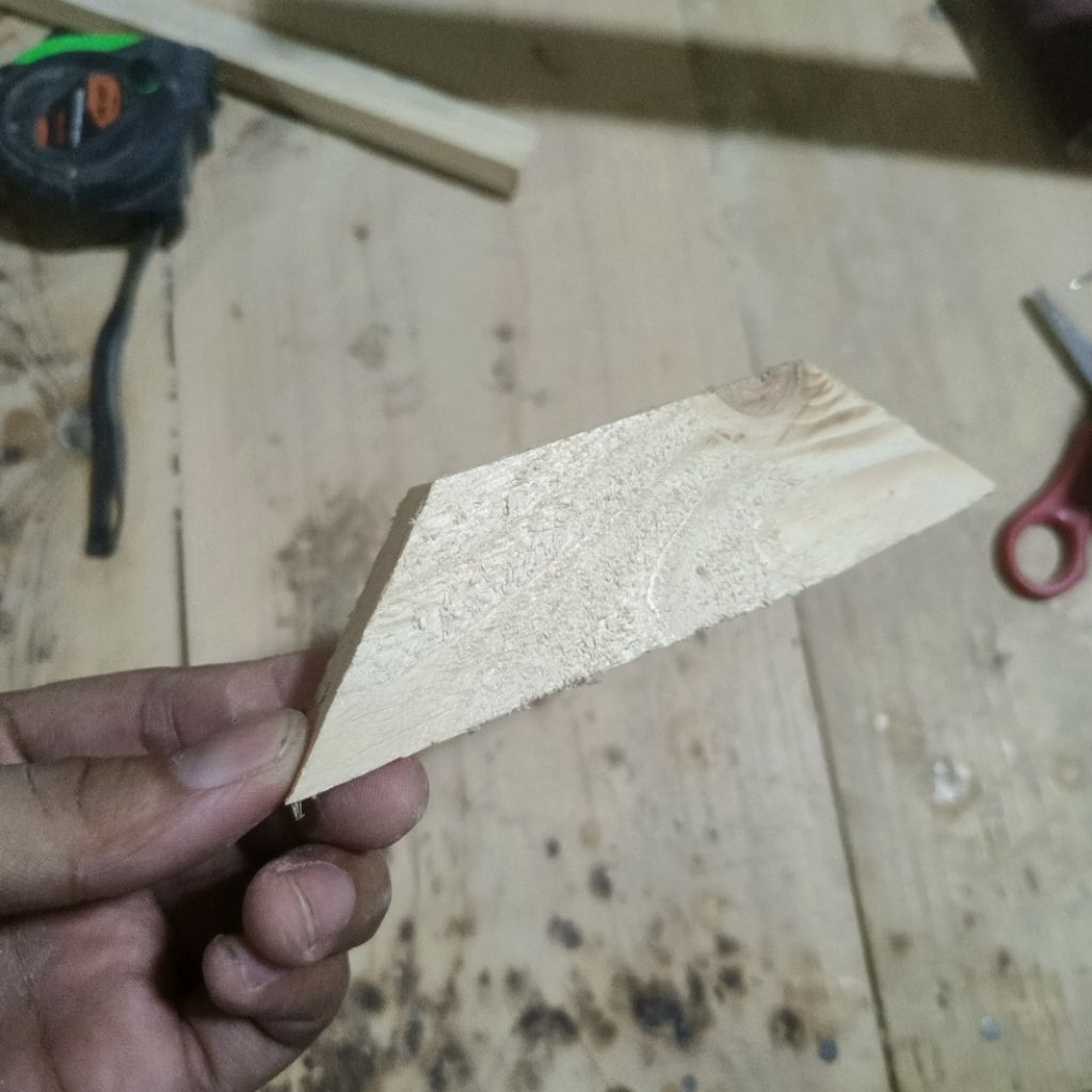 Kayu sudut panjang 15cm / kayu siku / kayu trapesium khusus untuk siku kaki meja atau bangku