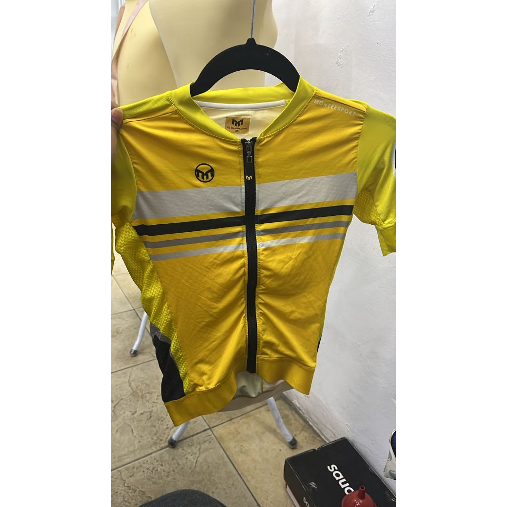 Preloved Baju Sepeda Wanita Cycling Jersey Montee Sport Masih Mulus Jarang Pakai Jual Murah - Yellow