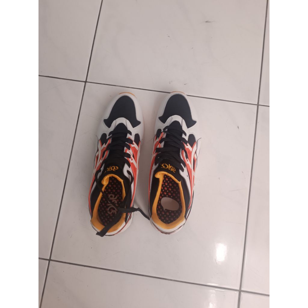 Sepatu sneakers, Asics Gel ori