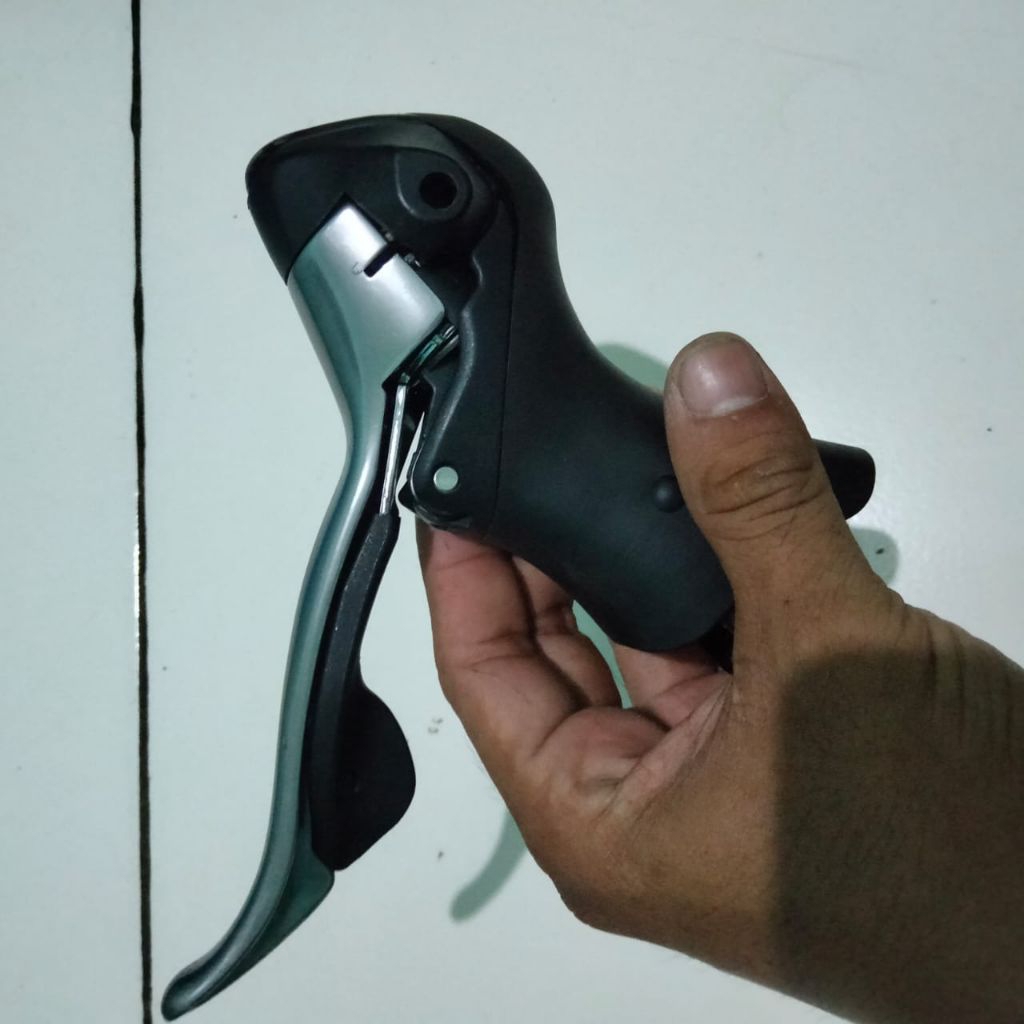 Brifter kanan  SHIMANO 105- 5600 10speed