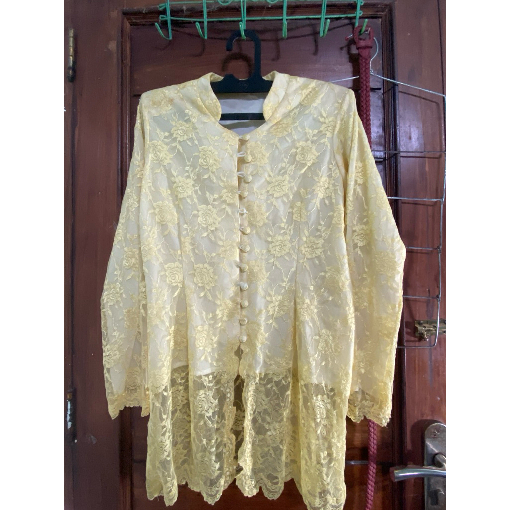 Preloved kebaya brokat |