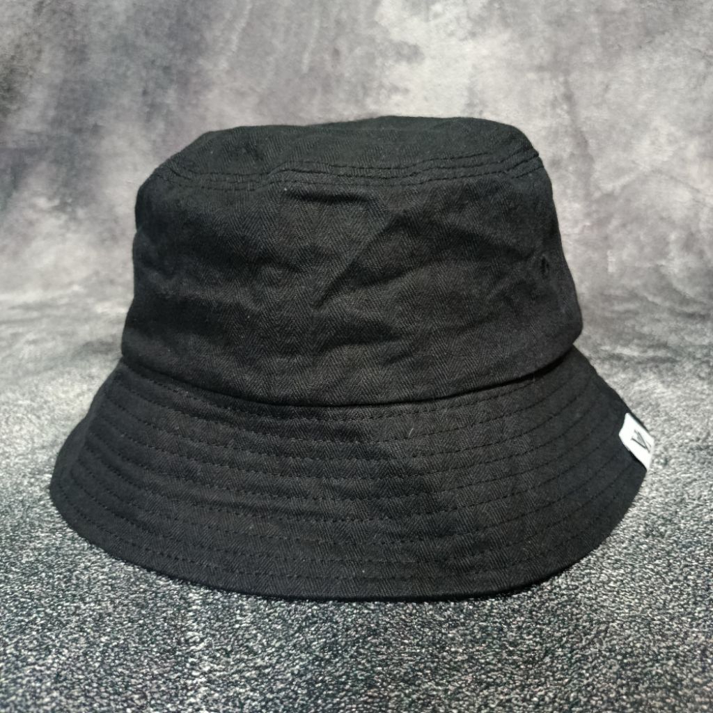 Digidegu Bucket Hat VARZAR Warna Hitam