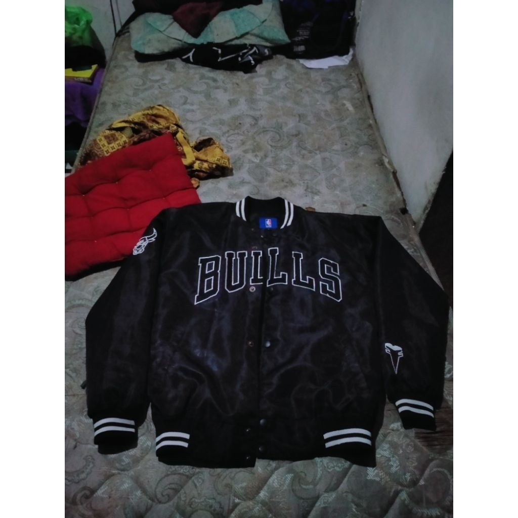 VARSITY BULLS