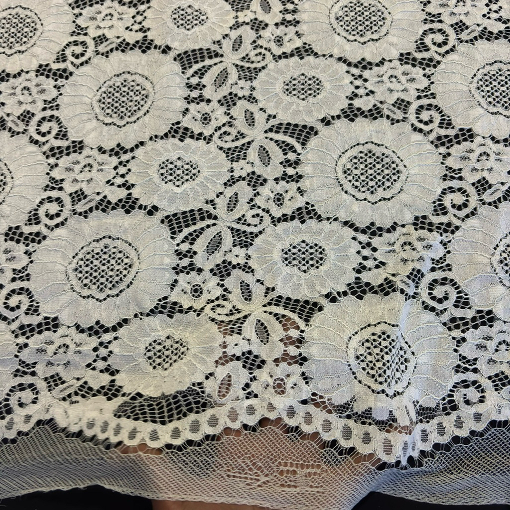 Bahan Brokat katun | Kain brokat Premium | Bahan brokat kebaya mewah (harga 0,5 meter)