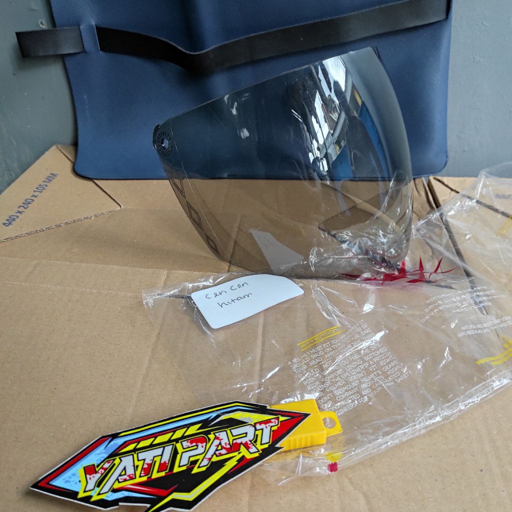 Kaca helm Cen Cen standart caberg ( J FORCE , J KING ) SHEL ,G74 MAXIM HITAM SMOKE