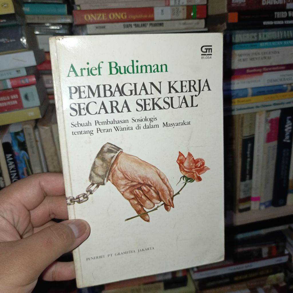 Pembagian Kerja Secara Seksual: Sebuah Pembahasan Sosiologis tentang Peran Wanita di dalam Masyaraka