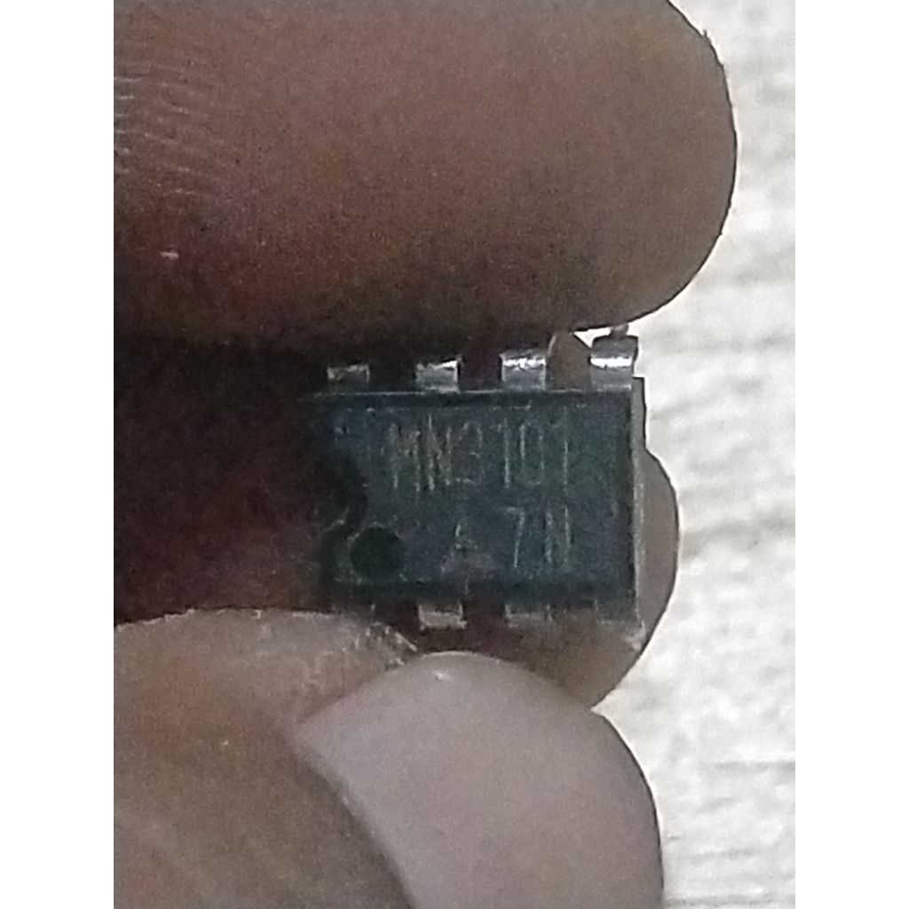 MN3101 MATSUSHITA Panasonic Clock Generator CMOS for BBD. DIP8
