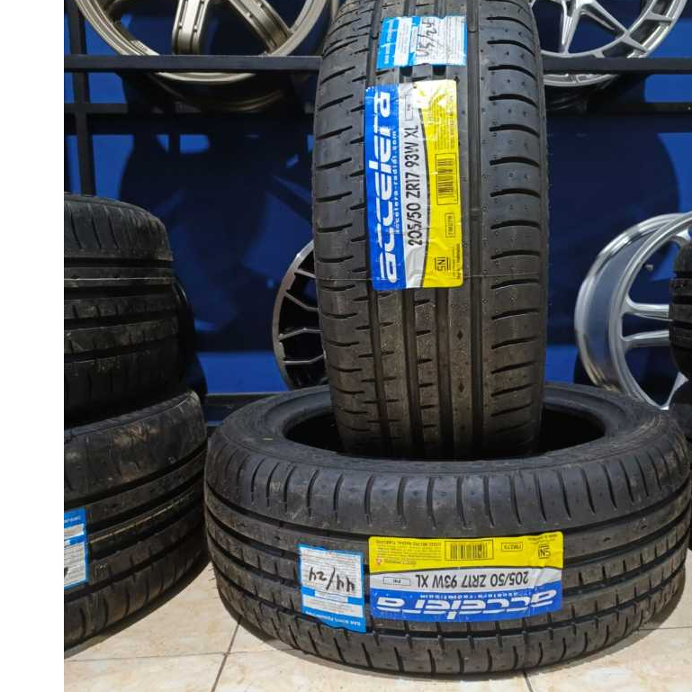 BAN MOBIL TUBLES   205 50 R17 ACCELERA PHI RING 17