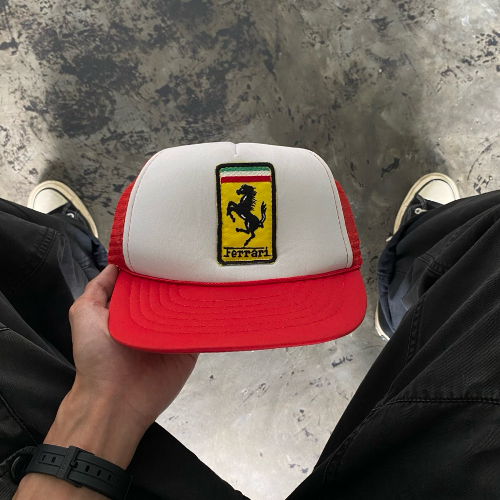 VINTAGE 80s FERRARI TRUCKER HAT