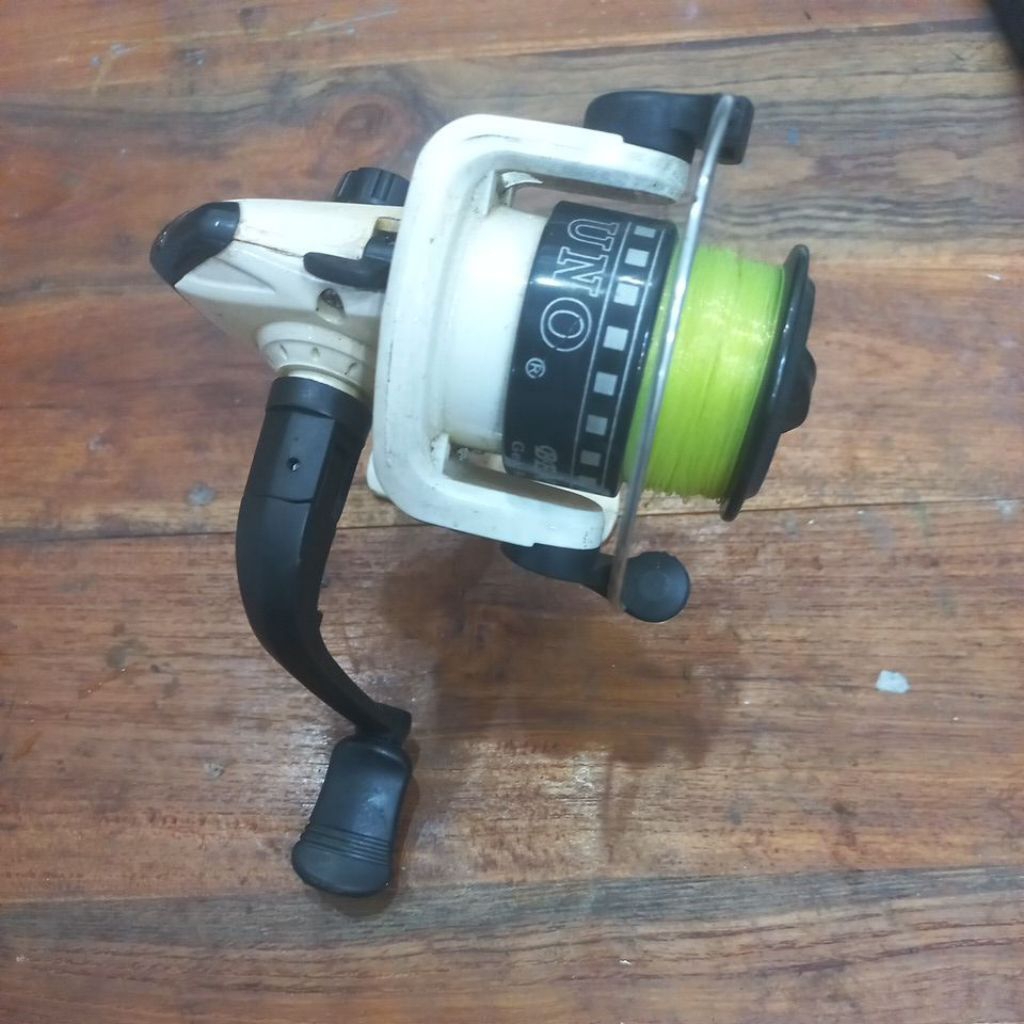 Reel Pancing Merk UNO BENHARD kondisi second