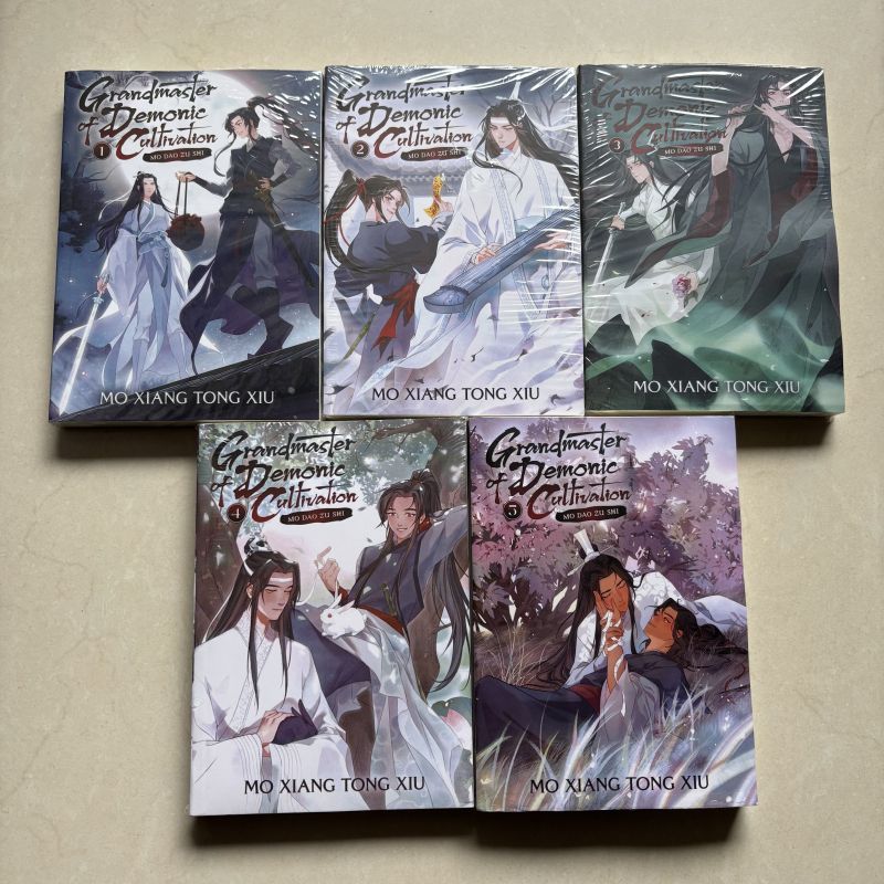 (ORIGINAL BACA DESKRIPSI) Grandmaster of Demonic Cultivation: Mo DAO Zu Shi (Deluxe Hardcover Novel)