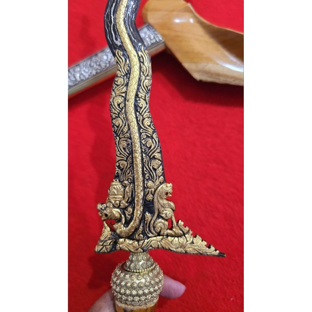 keris nogo rojo singo barong