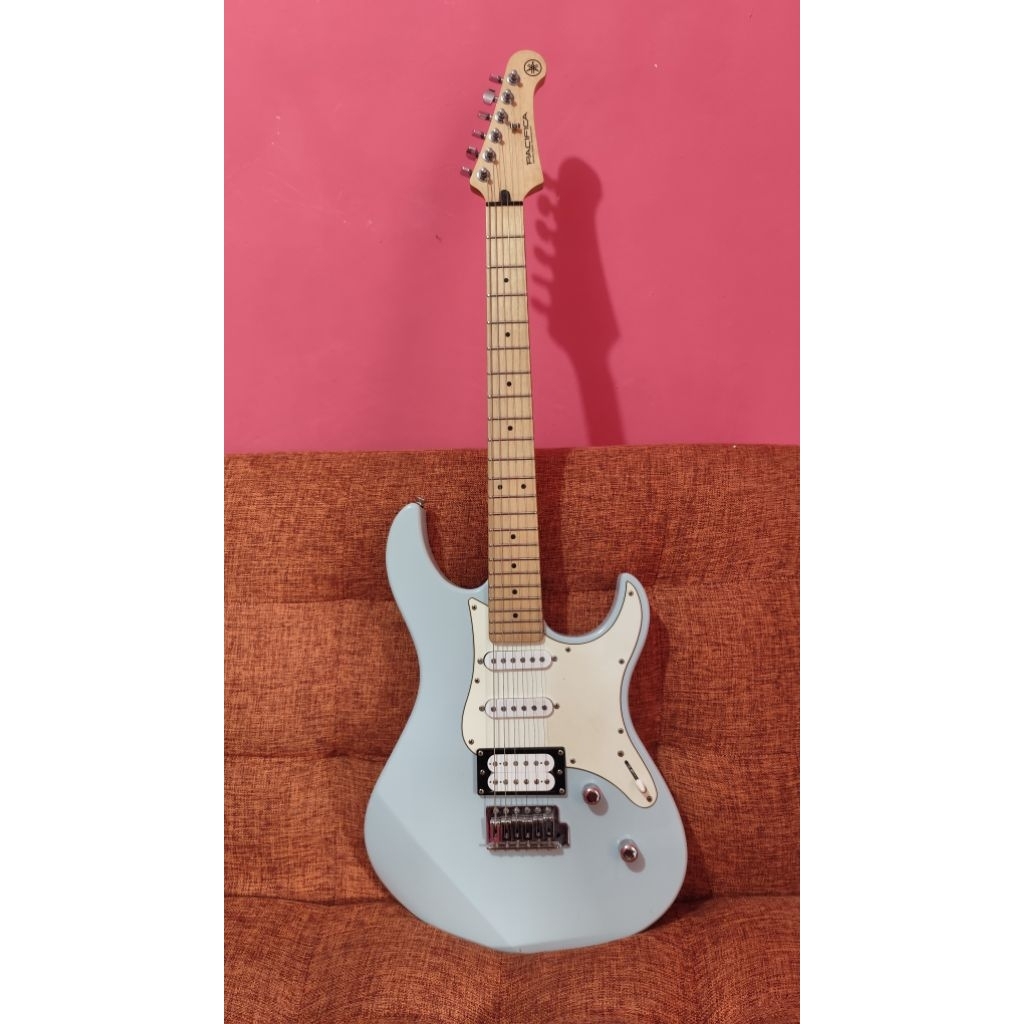 GITAR ELEKTRIK YAMAHA PACIFICA 112VM