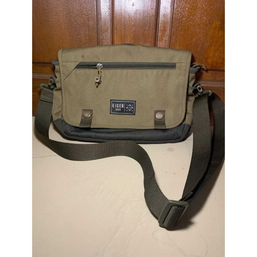 eiger sling bag unisex olive green tas selempang kanvas