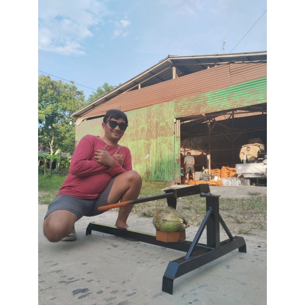 ALAT KUPAS KELAPA/KUPAS SERABUT KELAPA