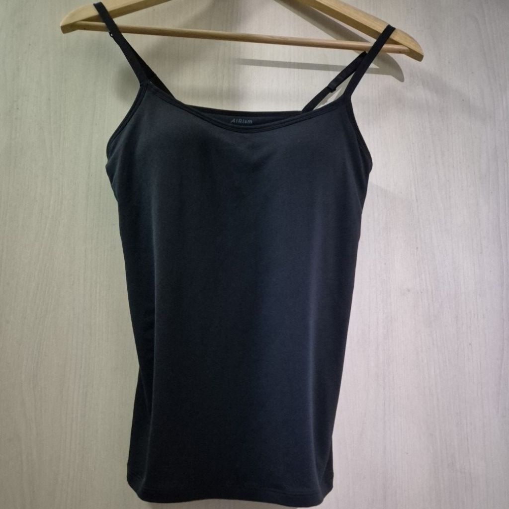 Tank top bra uniqlo airism hitam