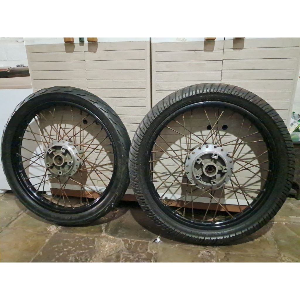 Velg vixion new New Vixion advance nva nvl mx King r15 v2 pelek jari kelengkapannya sesuai difoto la