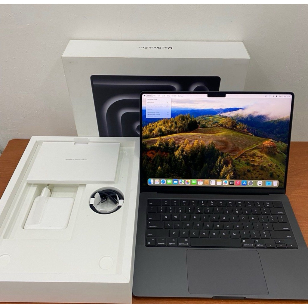 Second MacBook Pro M3 Pro 14 inch 2023 Ram 18GB SSD 512GB Ex iBox Like New