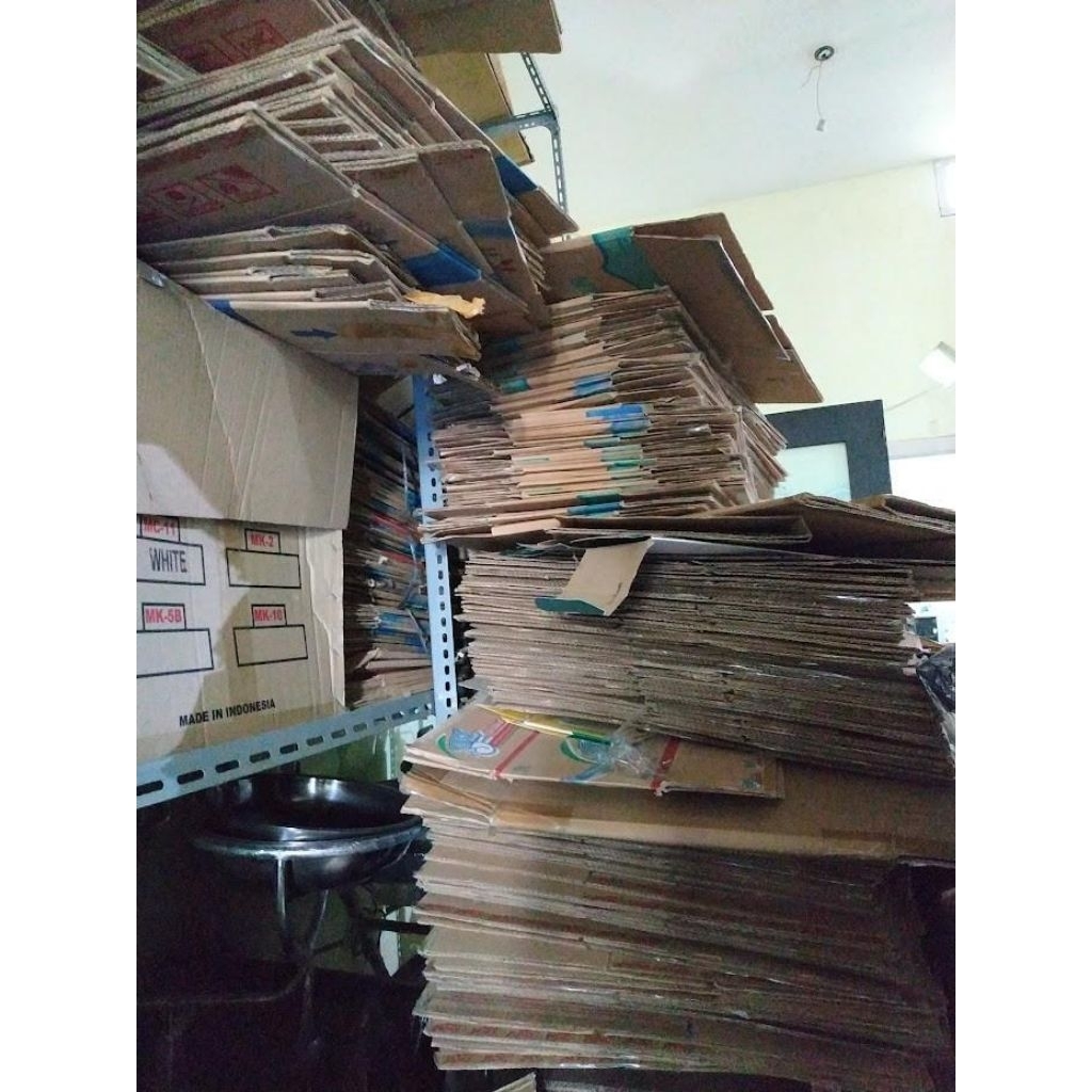 Kardus Karton Bekas Air Mineral Gelas