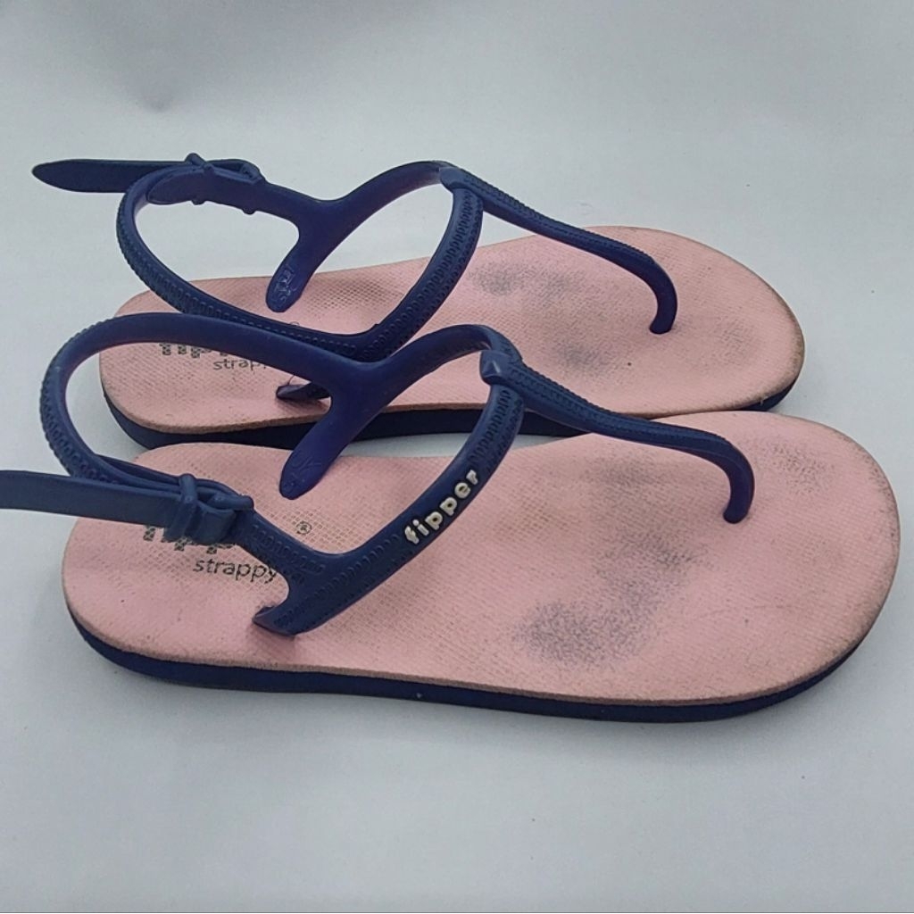 preloved Sandal Fipper original untuk anak perempuan