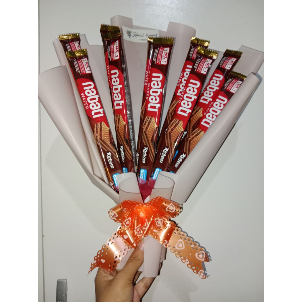 BUKET SNACK ULANG TAHUN /WISUDA NABATI WAFER COKLAT/KEJU