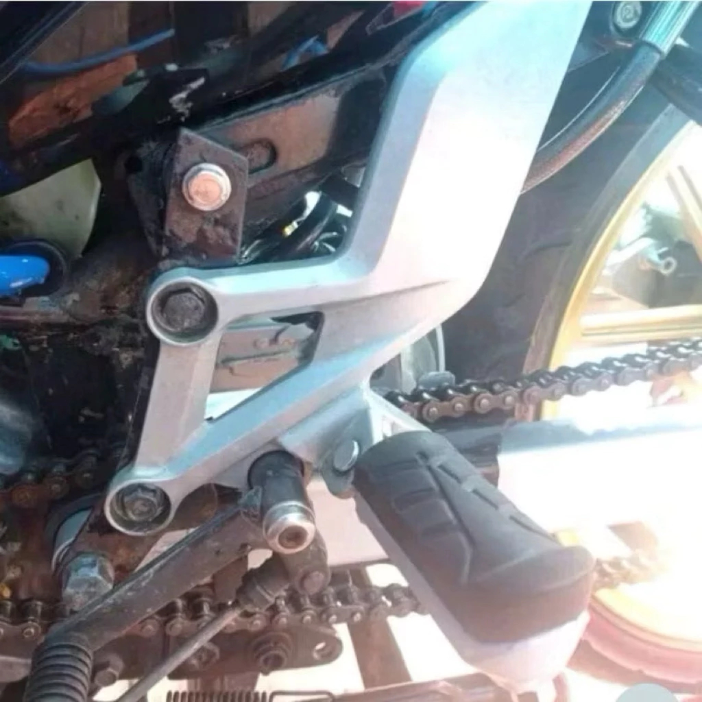 Footstep depan CBR150R 1set  step depan cbr150r standar ori