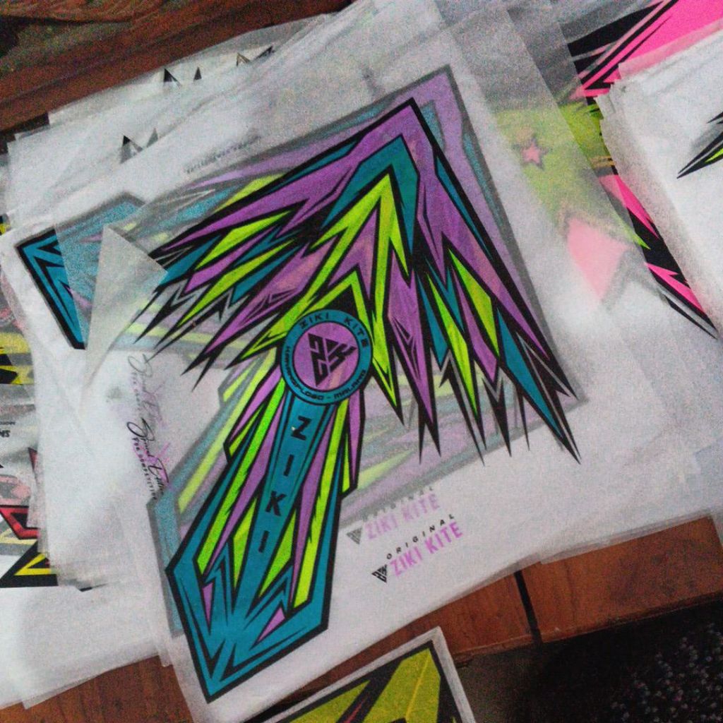 KERTAS LAYANGAN 4 WARNA GURINDAM