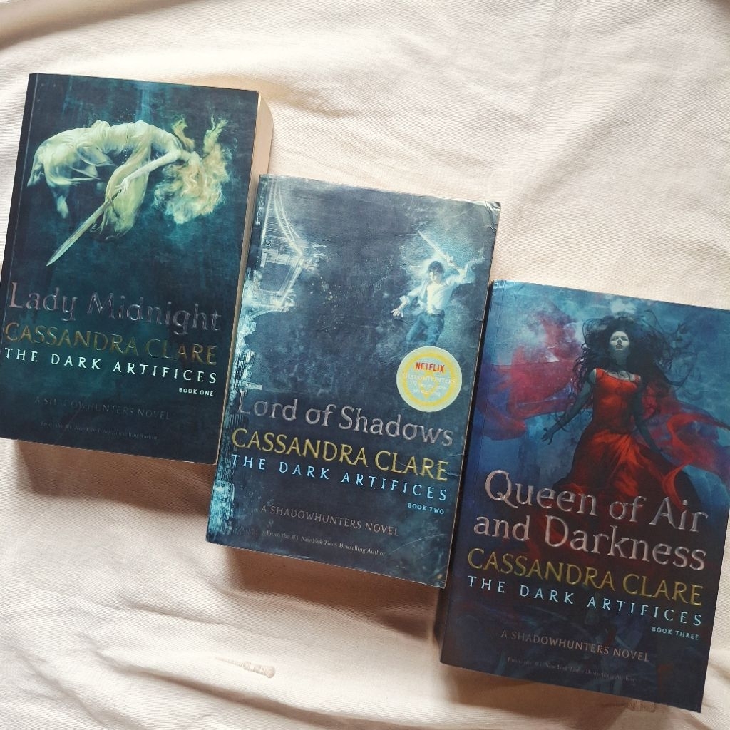 Buku Novel Import The Dark Artificies ( Lady Midnight, Lord of Shadows, Queen of Air and Darkness ) 