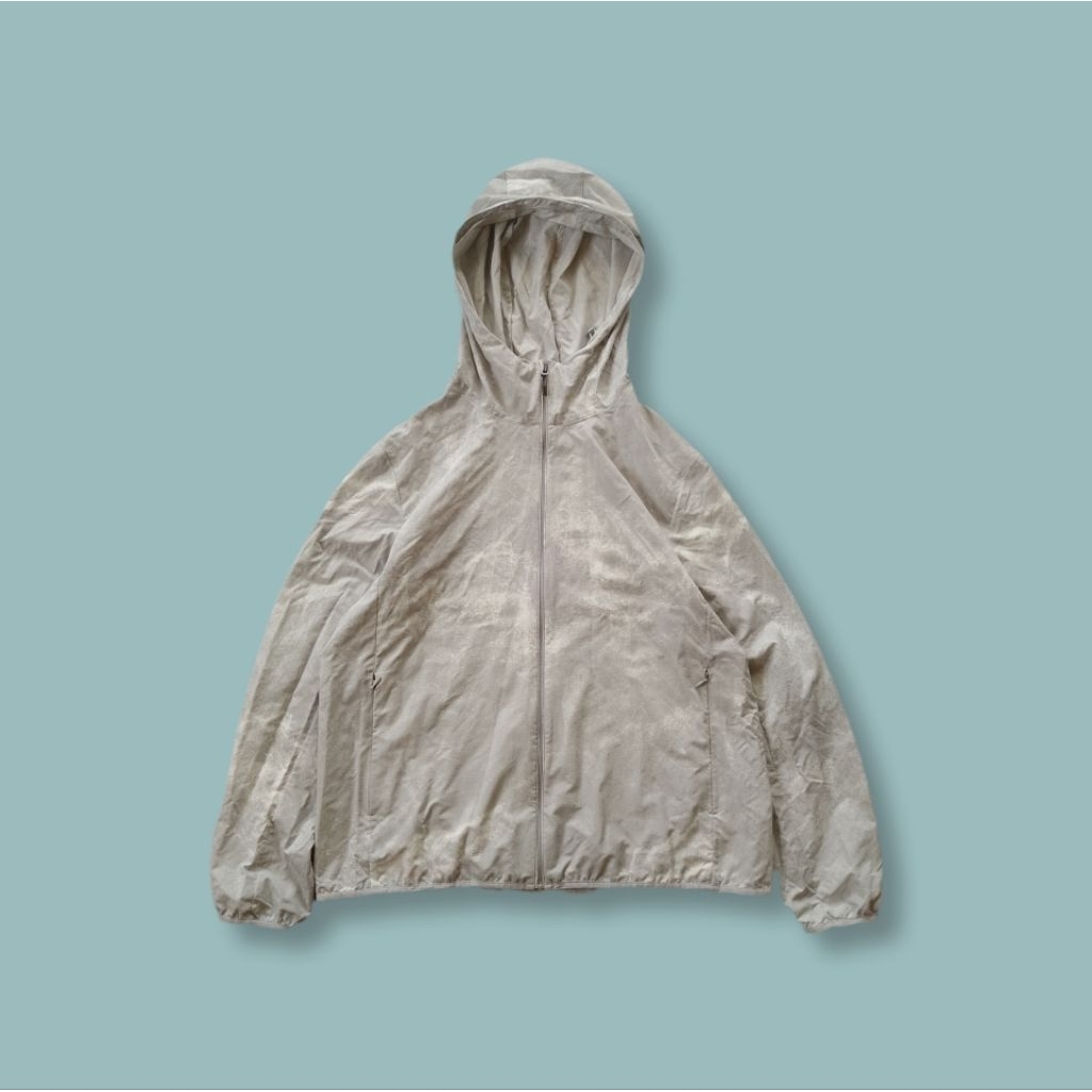 Uniquesport - Jaket Olahraga Running Uniqlo x Data Life Petter Saville  Parasut Lightweight  Camo Gr