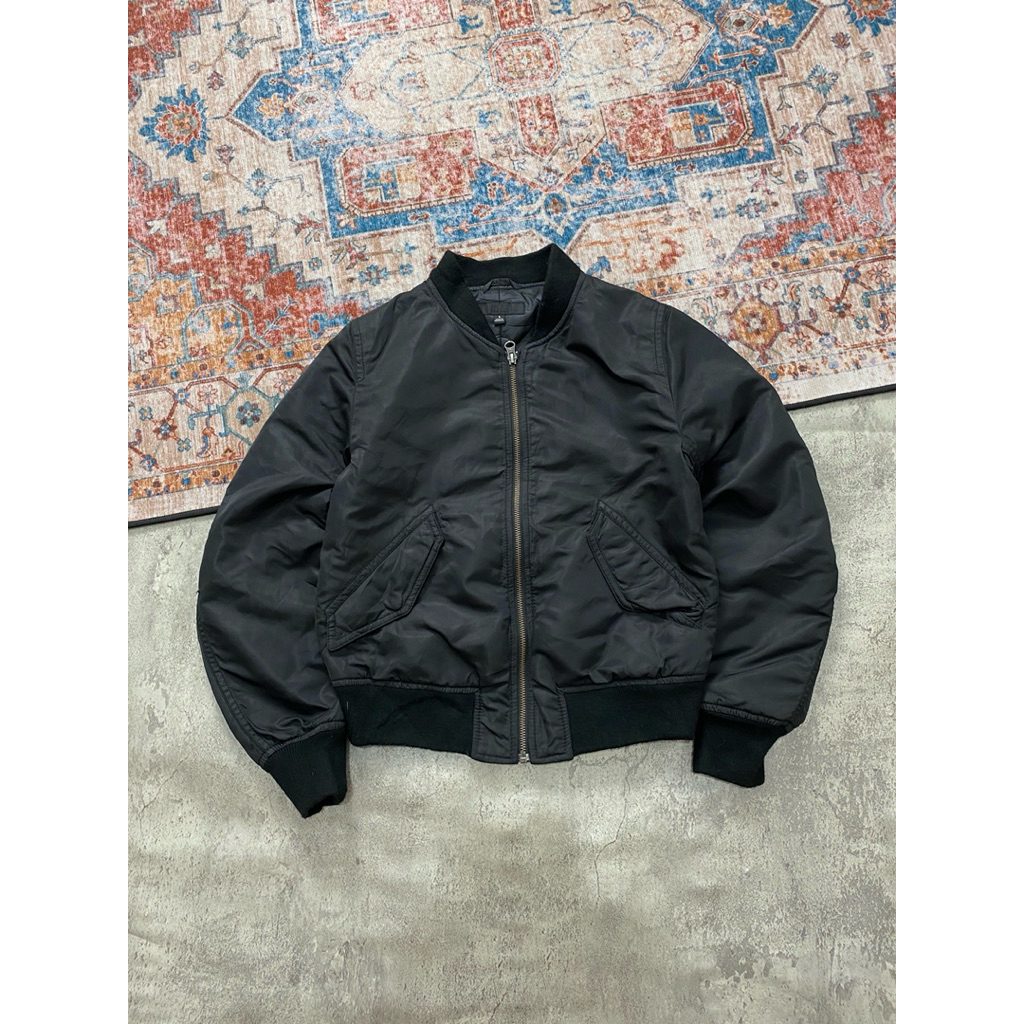 JAKET BOMBER MILITARY UNIQLO ARMY