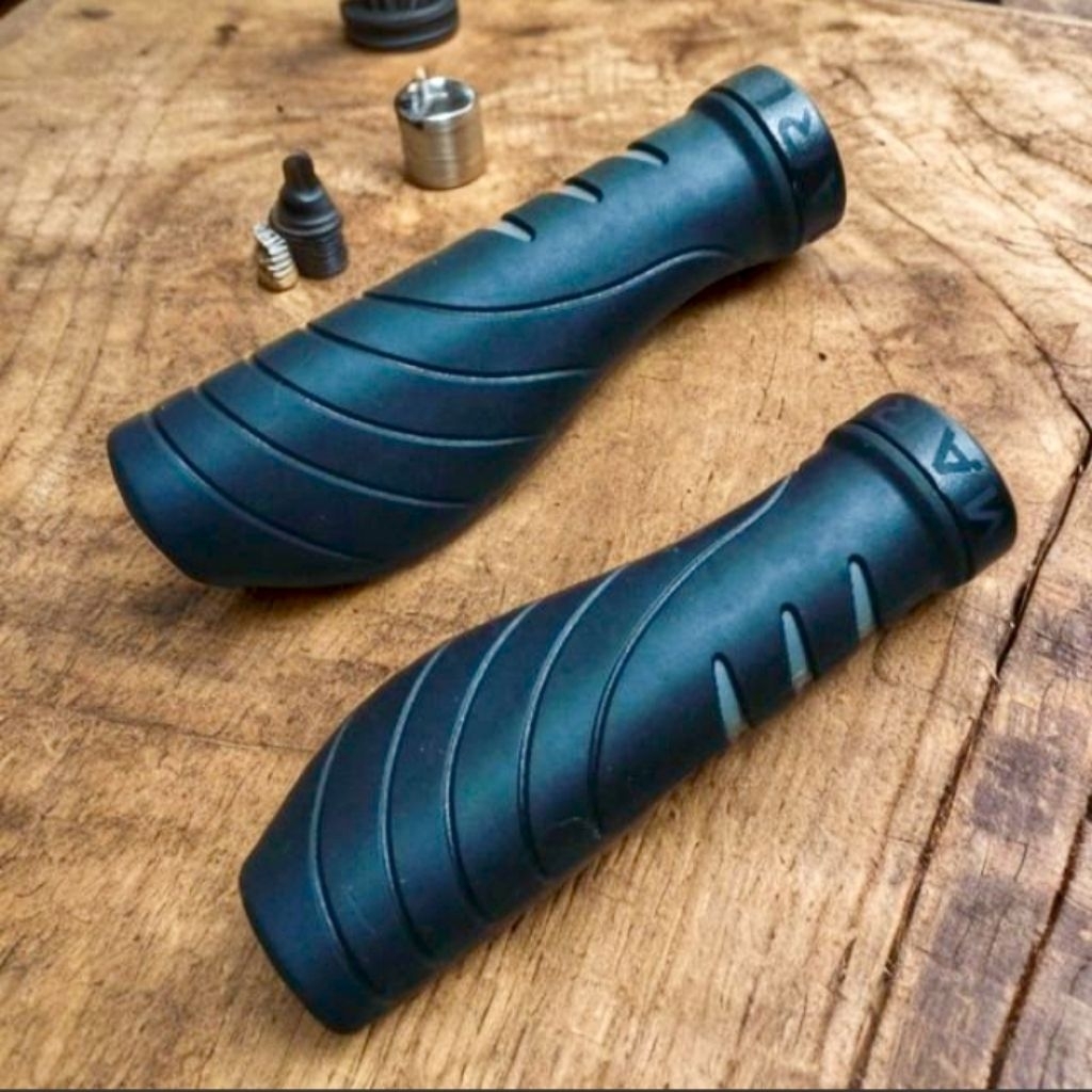 Handle grip sepeda Marin 130mm lock system Hanfat Sepeda MTB merk Marin