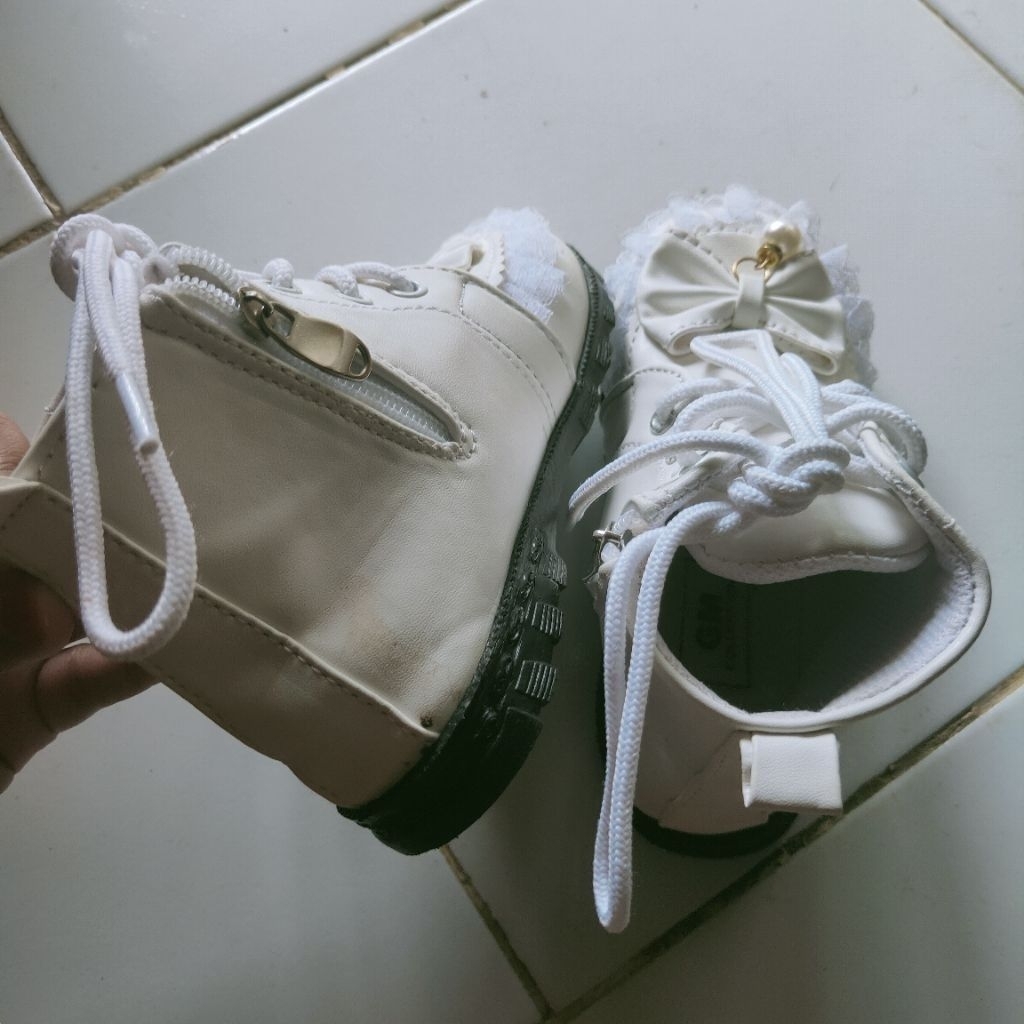 PRELOVED SEPATU BOOT ANAK SIZE 30