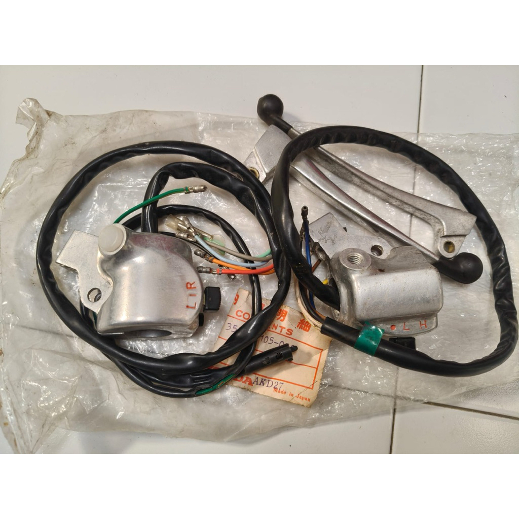 Holder Set Kanan Kiri Honda CB100 Original NOS