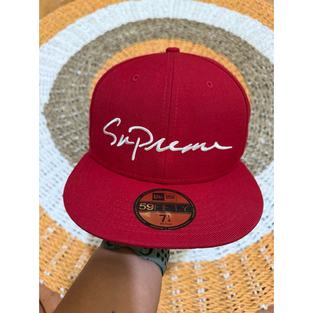 Topi New Era X Supreme Script Logo