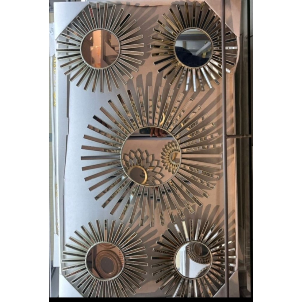 Informa hiasan dinding