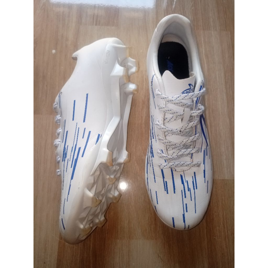 sepatu bola second SPECS ls reborn fg40